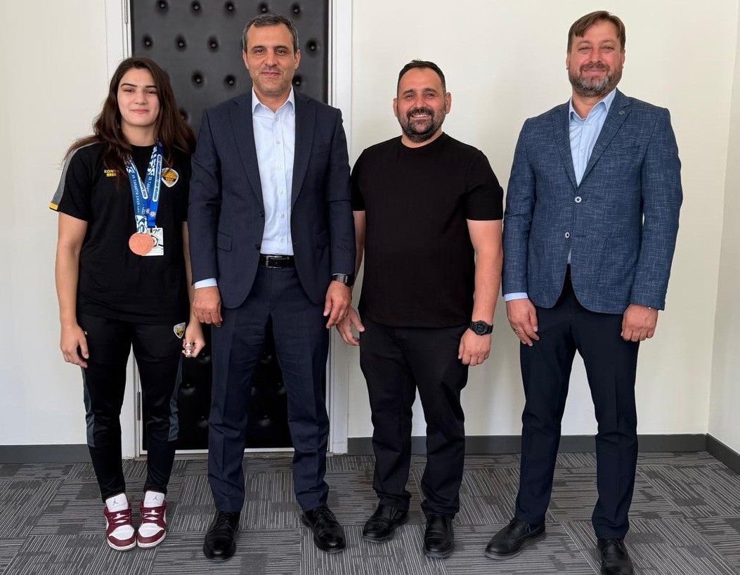 Başarılı sporculardan ziyaret